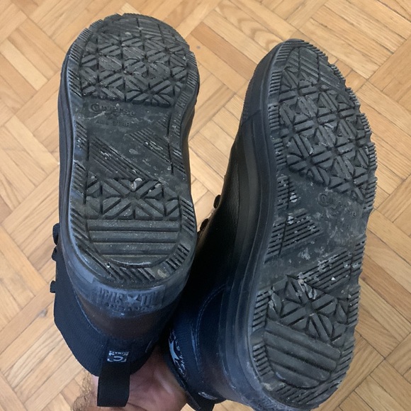 Black - Converse - Winter boots - high ankle - warm covering inside. Size 8.5. - Picture 5 of 7